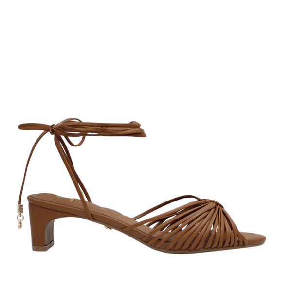Sandalias de tacón Crisalda para mujer color tan